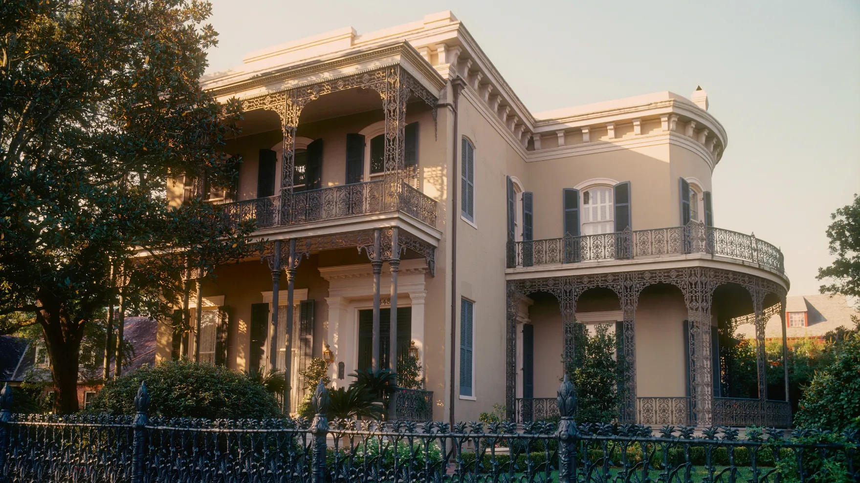 homes for sale in New Orleans Garden District